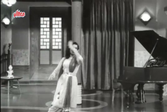 Bhai-Bhai भाई भाई (1956) - Bollywood Evergreen Romantic Love Song - Ae Dil Mujhe Bata De - Ashok Kumar and Nirupa Roy