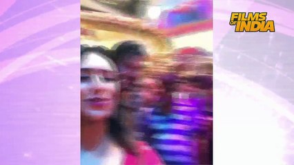 BIG FAN DIVYANKA TRIPATHI look pretty at SHAH RUKH KHAN birthday Celebration | Bollywood | YHMBT