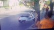 Etiler'de Feci Kaza...motosikletli Kuryenin Aniden Dönüş Yapan Taksiye Çarpıp Takla Attığı Anlar...
