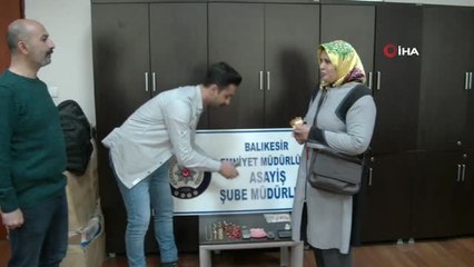 Ziynet Eşyalarını Polisten Alan Kadınlar Gözyaşlarını Tutamadı