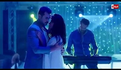 كسرت قلبي حبيبي وجعتني . . خليتني أخاف اكون لحد فى دونيتيخليت حياتي هى همى وهى نهايتي . . بدأت أدور في نفسي واكوًن حاجه فيهاورجعت اقول هو راح راح ومليش قسمه ف