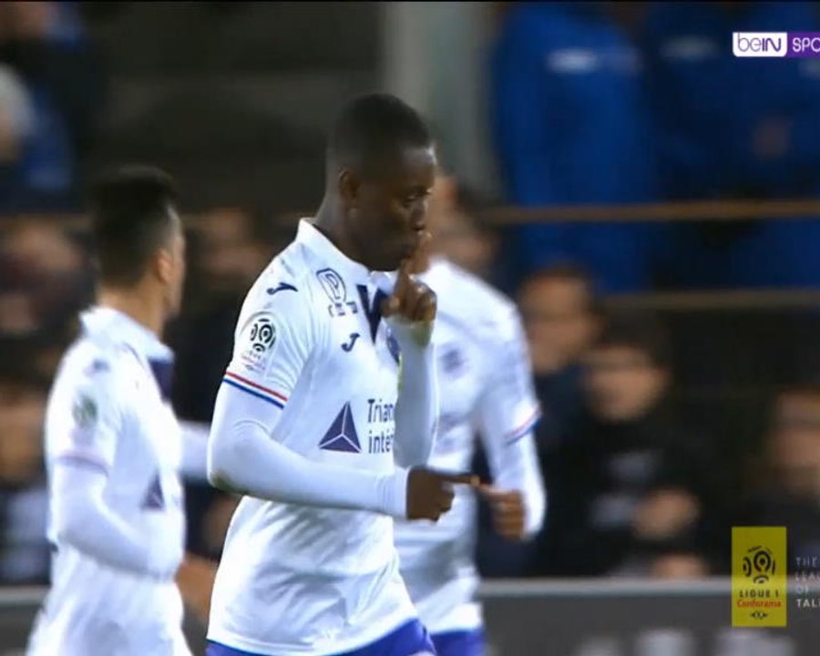 لقطة: الدوري الفرنسي: غرادل يمنح تولوز تعادلًا ثمينًا في معقل ستراسبورغ بفضل ركلة حرّة متقنة