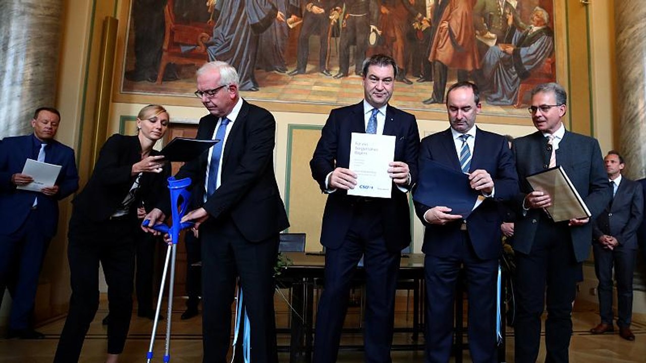 1. Schwarz-orange Regierung in Bayern steht - Koalitionsvertrag unterzeichnet