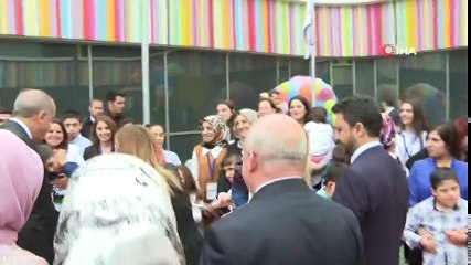 Cumhurbaşkanı Erdoğan Özel Eğitim Gören Çocuklarla Şarkı Söyledi