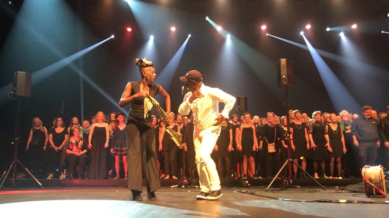 Mille choristes d’Urban voices chantent la rumba devant 6000 spectateurs