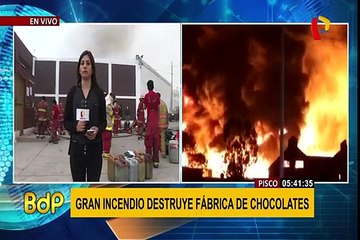 Pisco: gran incendio destruye fábrica de chocolates