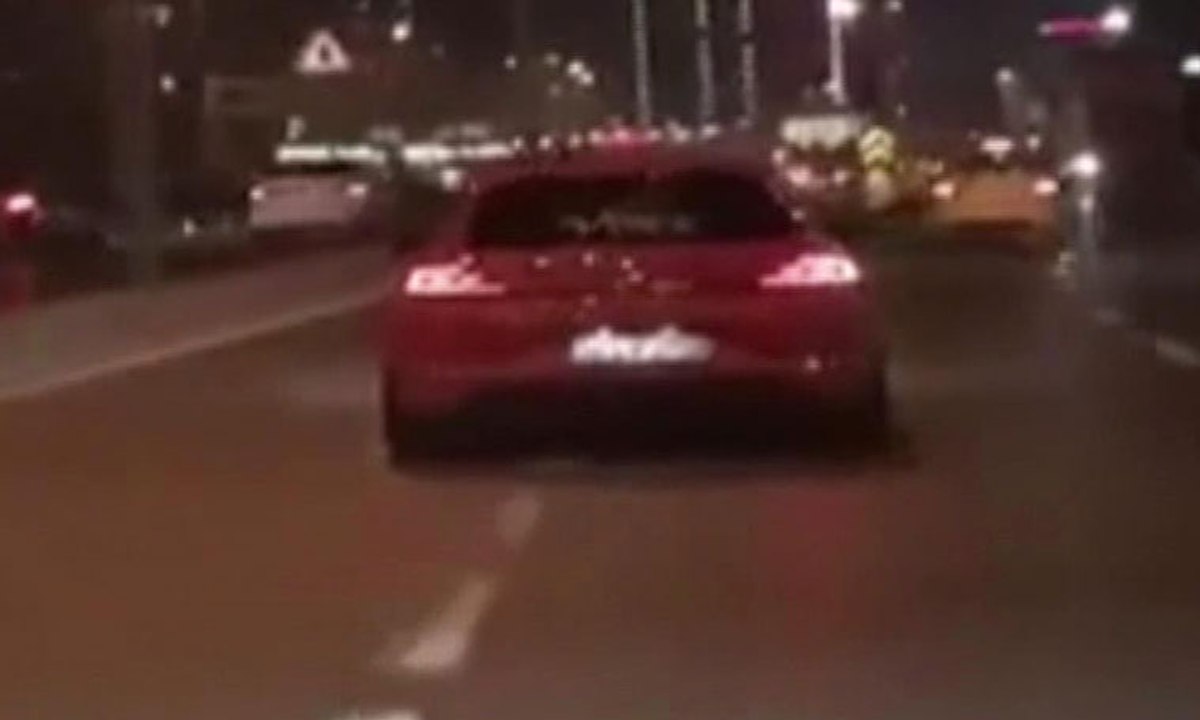 İstanbul trafiğinde makas atıp, havaya ateş açtı