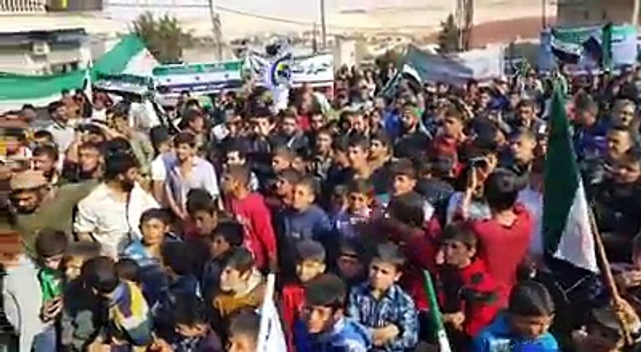 كلمة د. عبد المنعم زين الدين في مظاهرة ريف حلب الغربي #قبتان_الجبل#لا_بيئة_آمنة_بوجود_الأسدلن نعود الا بعد اسقاط النظام ومحاكمته#الثورة_السورية_ضد_بشار_أسد #