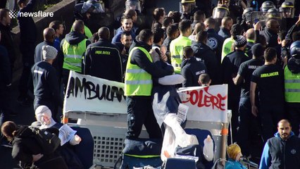 Ambulances block roads in Paris as paramedics strike over reforms