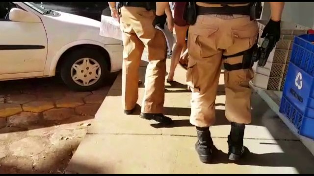 Dois são detidos após furtarem o cartão do avô