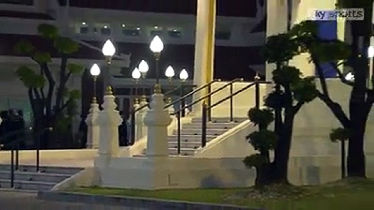 Players and staff from Leicester City Football Club have attended a Buddhist ceremony at a temple in Bangkok, in order to pay their respects to the club's late