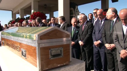 - CHP’li Tekin Bingöl’ün annesi son yolculuğuna uğurlandı