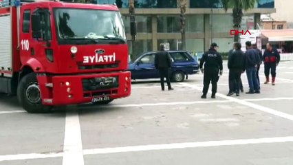 Benzin döktüğü aracına binip ateşe verdi, son anda kurtuldu