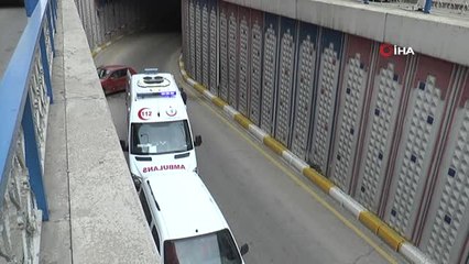 Otomobil Duvara Çarptı: 2 Yaralı