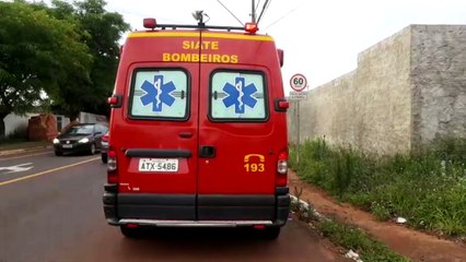 Motociclista colide com caminhonete na Rua Jorge Lacerda