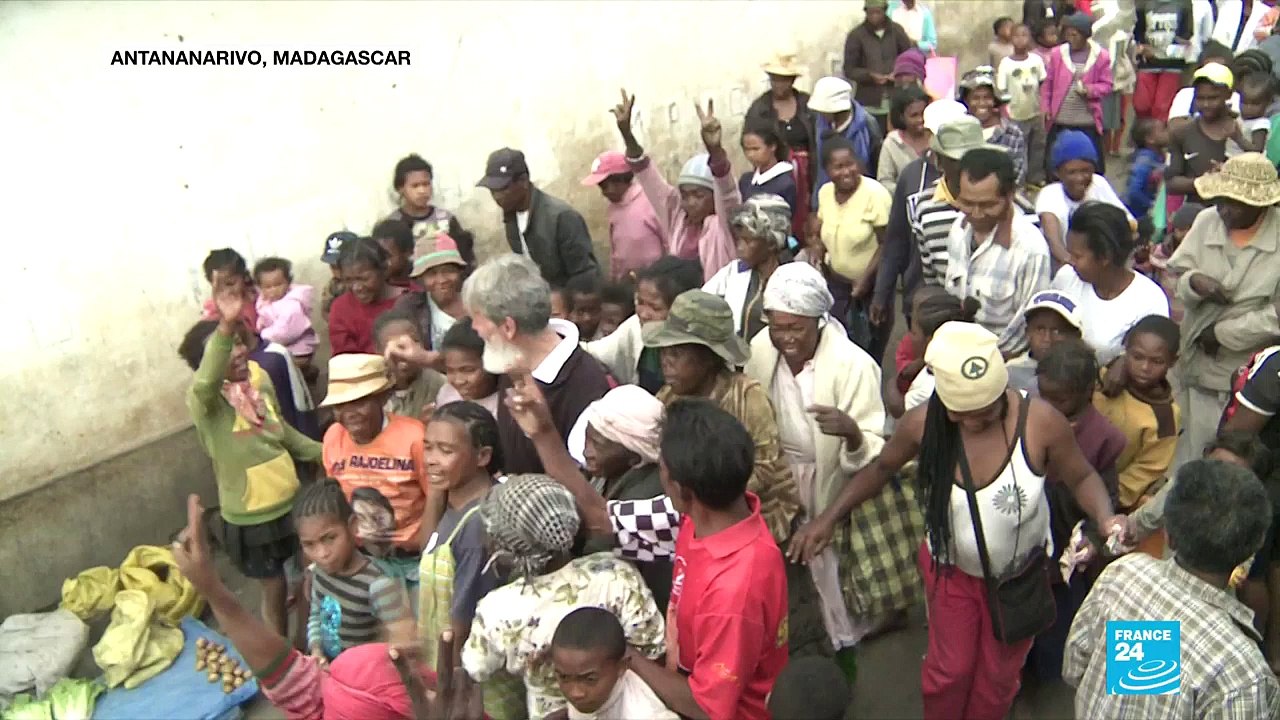 Père Pedro, le prêtre qui lutte contre la pauvreté à Madagascar