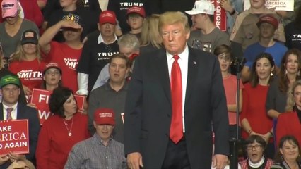 Trump Missouri Rally Crowd Sings 'Amazing Grace' After Woman Collapsed