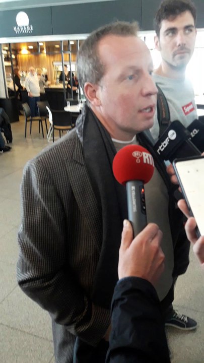 Bruno Venanzi à l'arrivée du Standard en Russie pour l'Europa League