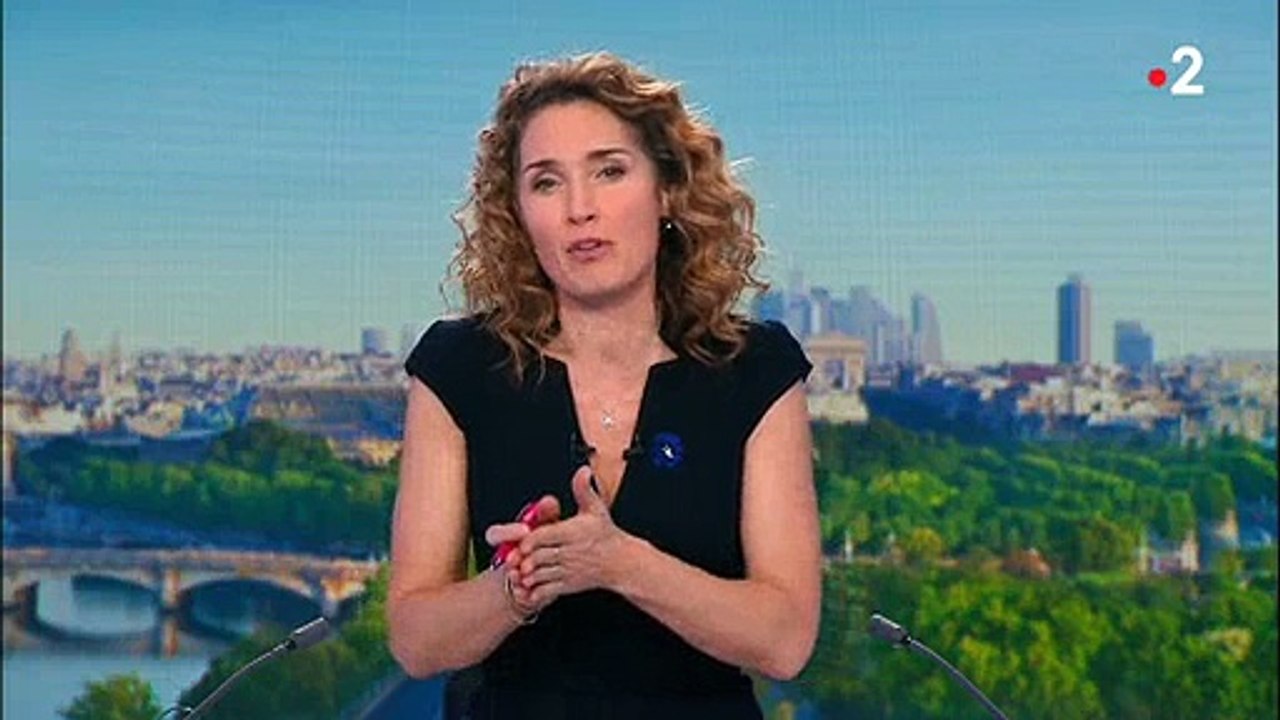 Emmanuel Macron interpellé par des retraités dans les rues de Verdun: "J'espère que toute la France va se mettre en colère" - VIDEO