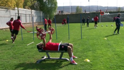 Orhan Kaynak: 'Sahada 11 kişi kalmıyoruz'