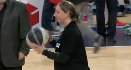 Une Française enceinte de 9 mois tombe sur le ventre en voulant lancer un ballon de basket
