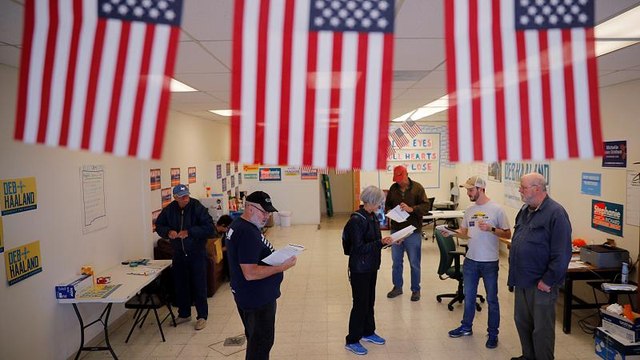 Alta participación en los comicios de medio mandato en EEUU