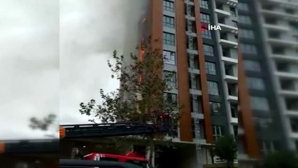 Kaynak Makinesinden Çıkan Kıvılcım 20 Katlı Apartmanın Dış Cephesini Kül Etti