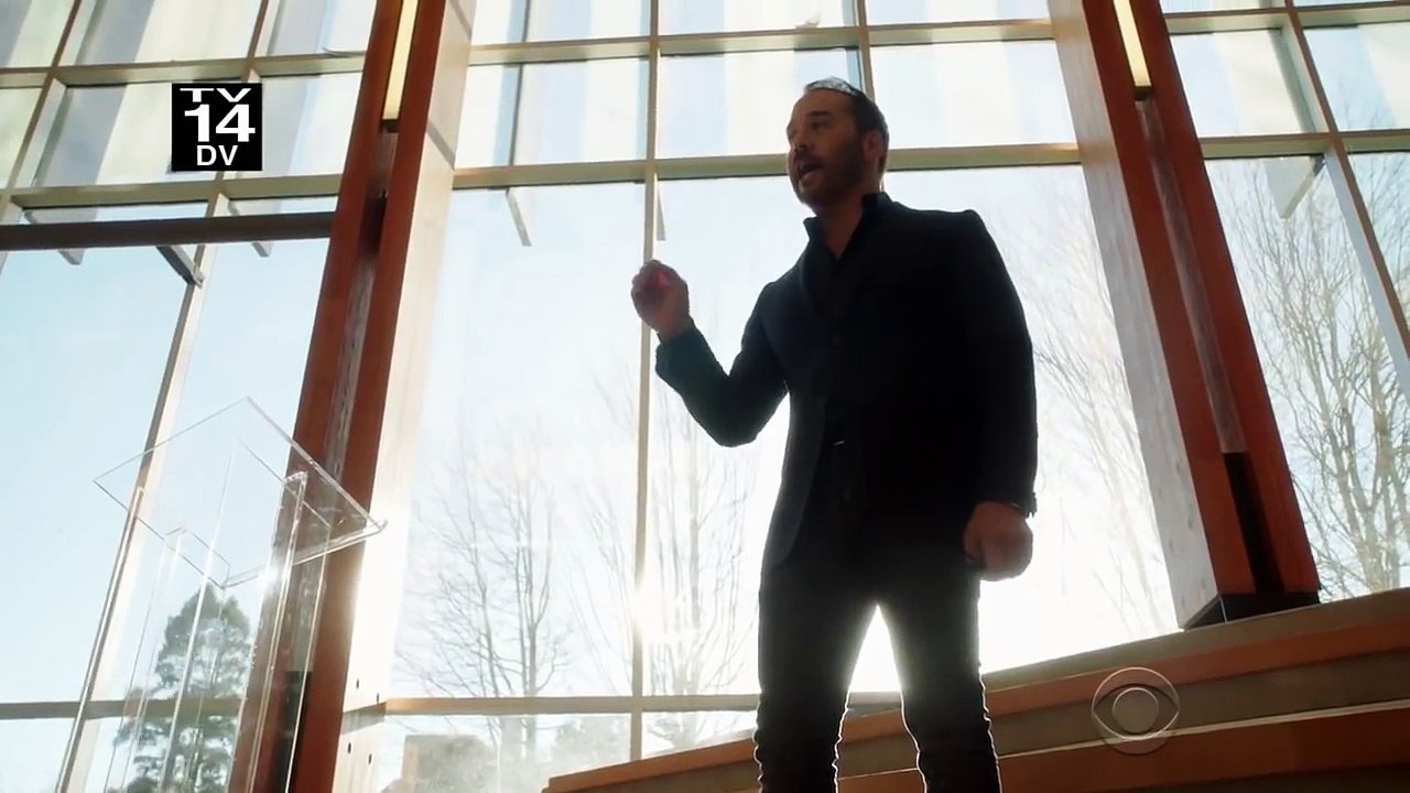 La bande-annonce de Wisdom of the Crowd, la série criminelle 2.0 diffusée par W9