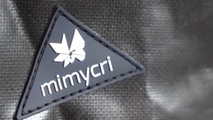 Из лодок мигрантов делают сумки