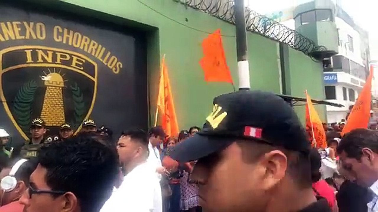 Llegó al penal Anexo de Chorrillos la lideresa de Fuerza Popular, Keiko Fujimori. Ella deberá cumplir 36 meses de prisión preventiva mientras duran las investig