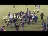 Report Tv-Incident në ndeshjen Tirana-Kukësi, tifozët hyjnë në fushë