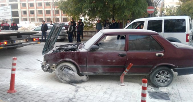 Polisin Dur İhtarına Uymayarak Kaçan Sürücü, Ortalığı Birbirine Kattı! O Anlar Kamerada