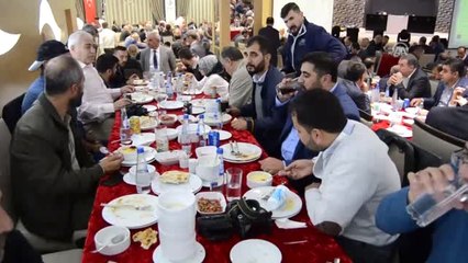 Vali Deniz Onuruna Veda Yemeği Verildi