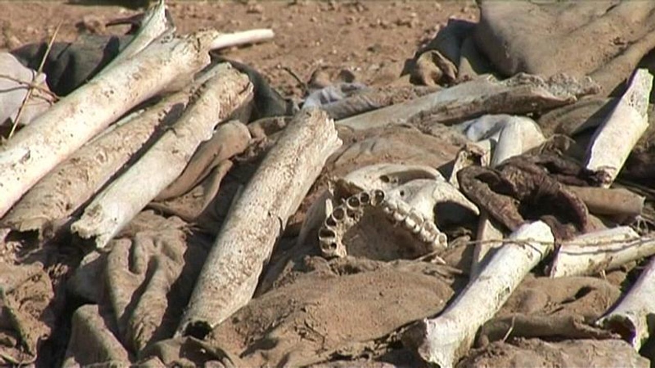 Grausiges Erbe der IS-Miliz: Mehr als 200 Massengräber