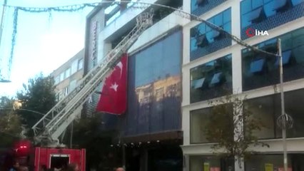 Avm'deki Büyük Yangında Mahsur Kalanlar Kurtarıldı