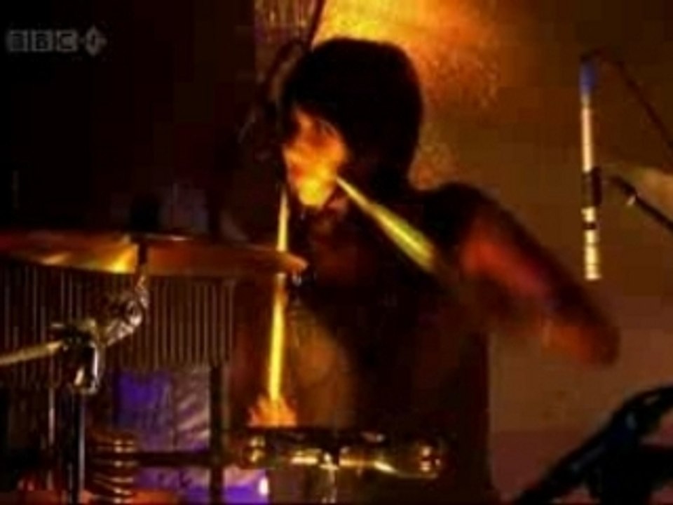 Beyonce - Crazy In Love (Live)