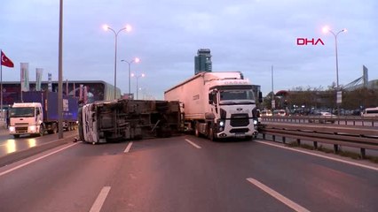 D-100'de Kamyon Devrildi, Edirne İstikameti Trafiğe Kapandı-