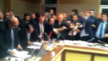 Meclis Sağlık Komisyonu'nda tartışma yaşandı