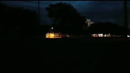 Escuridão toma conta de trecho na Av. Tancredo Neves