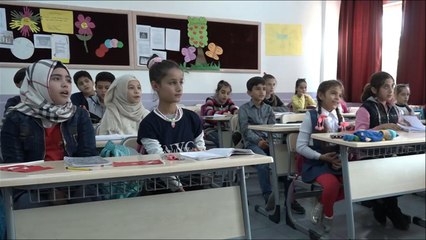 تركيا تدمج الطلاب السوريين بمدارسها الحكومية