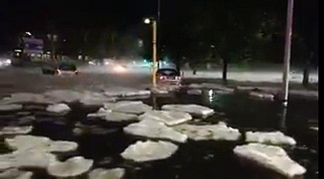 La ville de Rome transformée en banquise après un orage de grèle