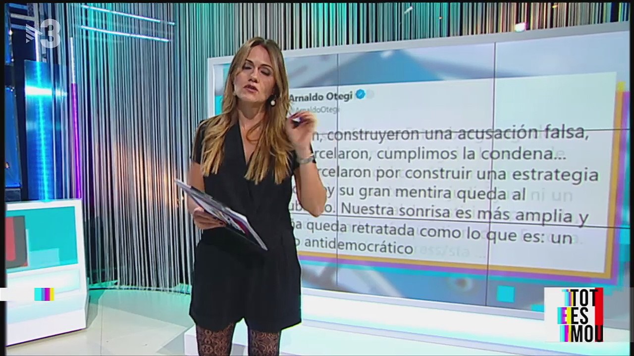 El catedrático Pérez Royo y el periodista Antón Losasa "desnudan" la monarquía, la transición y el régimen del 78