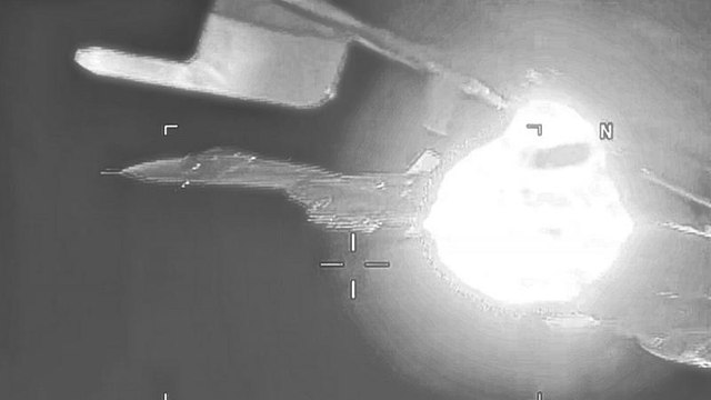 سبقت خطرناک جنگنده روسی از هواپیمای آمریکایی بر فراز دریای سیاه