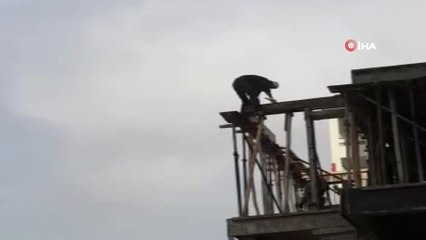 Bir Binanın 5. Katında Tedbirsiz İşçilerin Tehlikeli Çalışması Kamerada