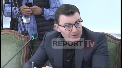 Hyseni: E di që jeni gjirokastritë por jepini një makinë Magjistraturës, Fino: Del me këpucë të kuqe