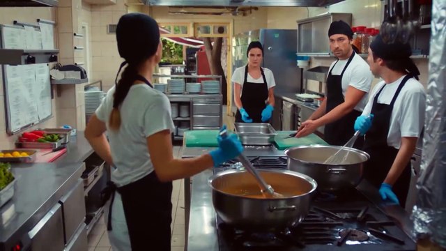 Cenk ve Azra’nın Tatlı Tartışmaları! - Elimi Bırakma 7. Bölüm