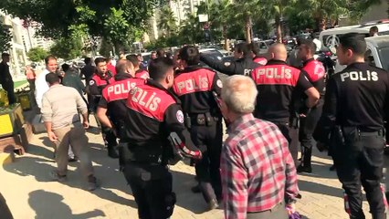 Otopark girişine araç park etme kavgası: 2 yaralı - ADANA