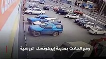 بالفيديو: لحظة اصطدام شاحنة بسرعة عالية بمتجر روسي