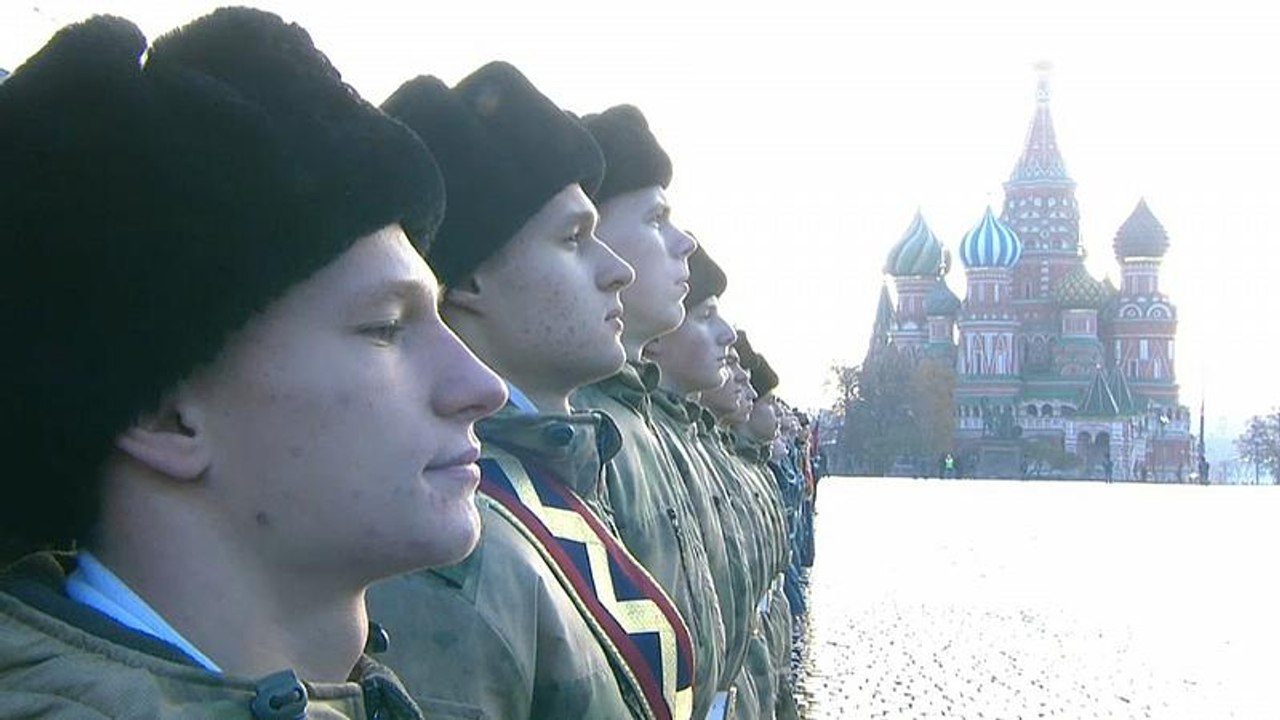 Moskauer Militärparade von 1941 nachgestellt