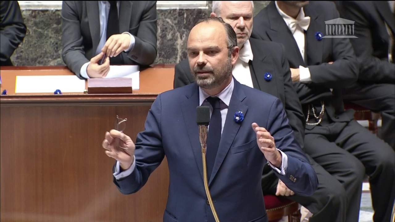 "S'agissant du passé, il ne faut jamais rien omettre." A l'Assemblée, Edouard Philippe fait allusion à la polémique sur Pétain
